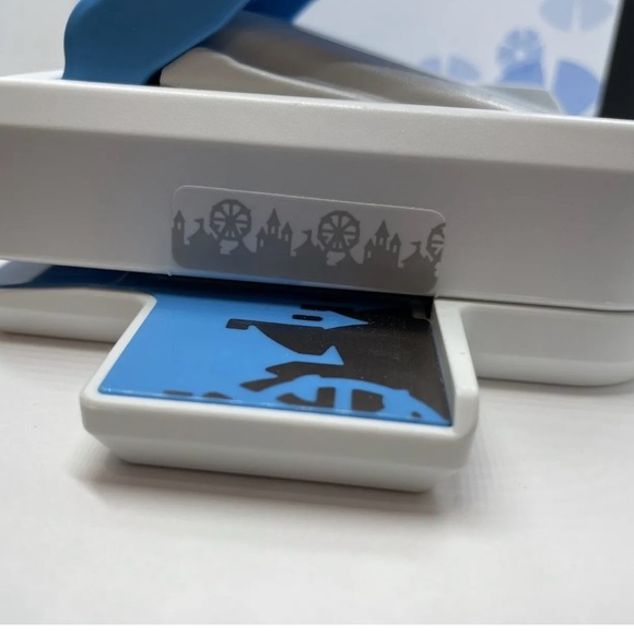 Creative Memories "Fairgrounds" Decorative Border Punch - NEW! - Picture 7 of 9